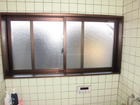 浴室の窓リフォーム